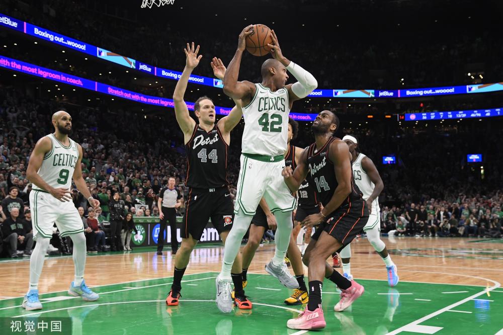 周琦为内线 周琦为内线