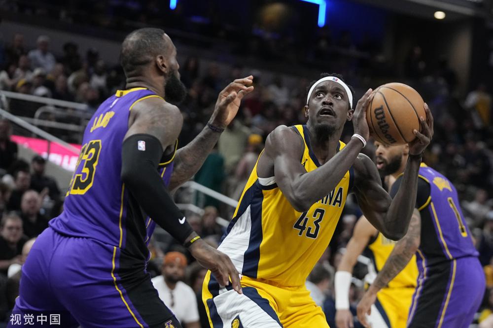 赛中亮相 赛中亮相